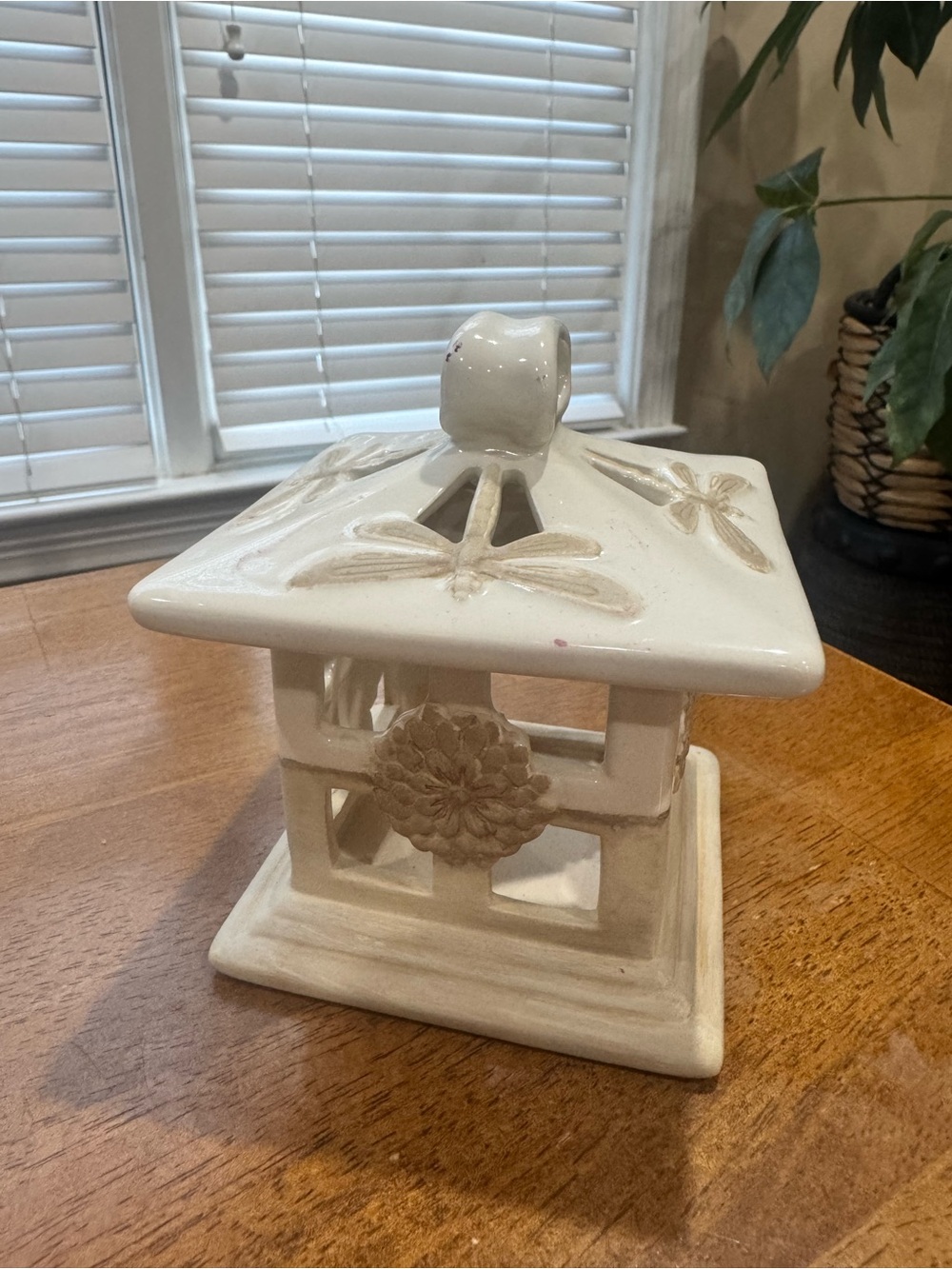 Yankee Candle Ceramic Neutral Dragonfly Tea-light Lantern Decor